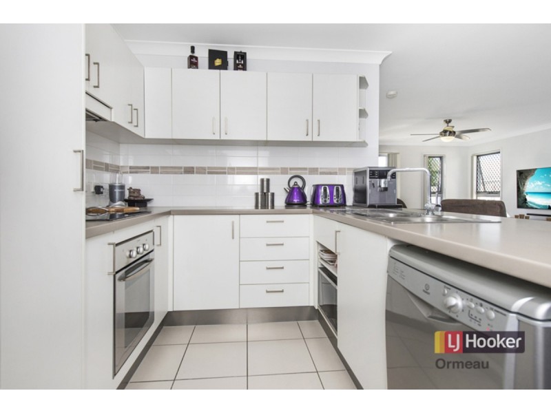 4/2 Christopher Street, Pimpama QLD 4209