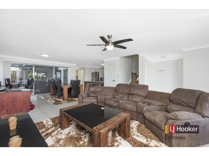 4/2 Christopher Street, Pimpama QLD 4209