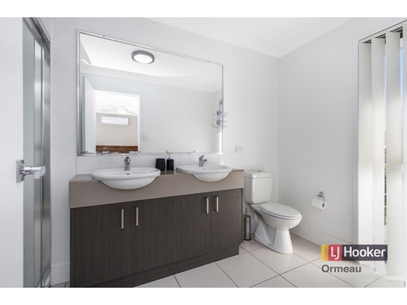 4/2 Christopher Street, Pimpama QLD 4209