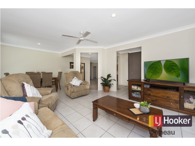 15 Roberts Drive, Maudsland QLD 4210