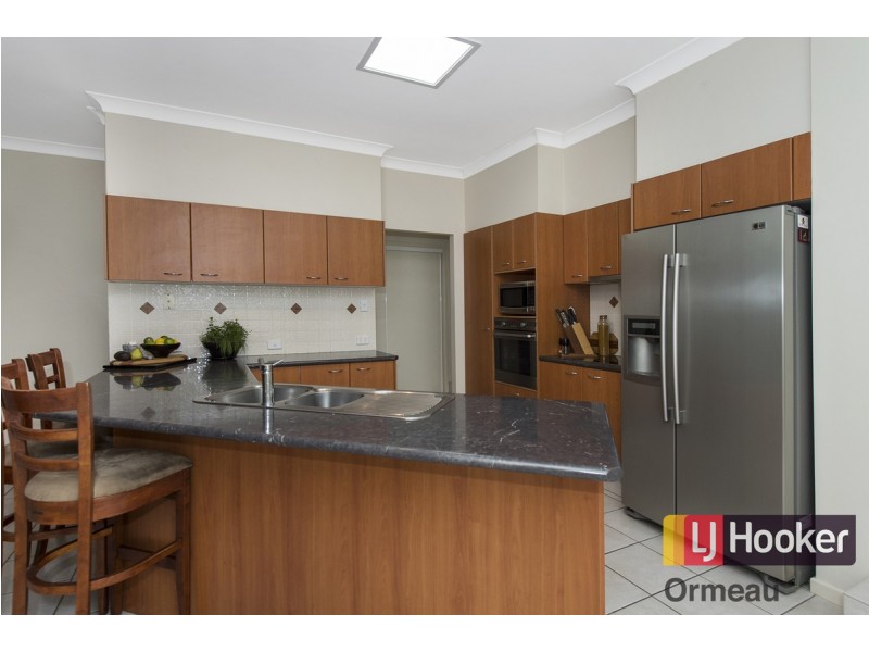 15 Roberts Drive, Maudsland QLD 4210