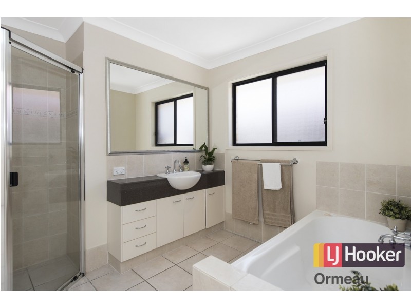15 Roberts Drive, Maudsland QLD 4210