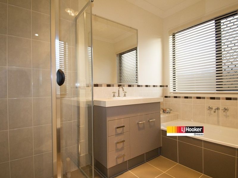 10 Strathburn Cr, Ormeau QLD 4208