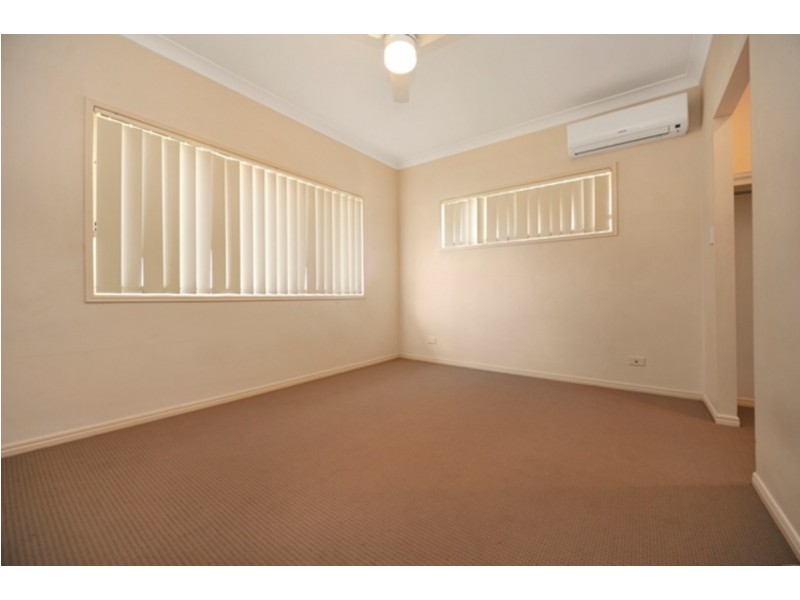 36 Holliday Drive, Edens Landing QLD 4207