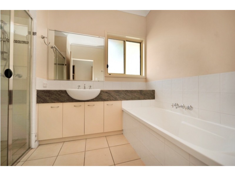 36 Holliday Drive, Edens Landing QLD 4207