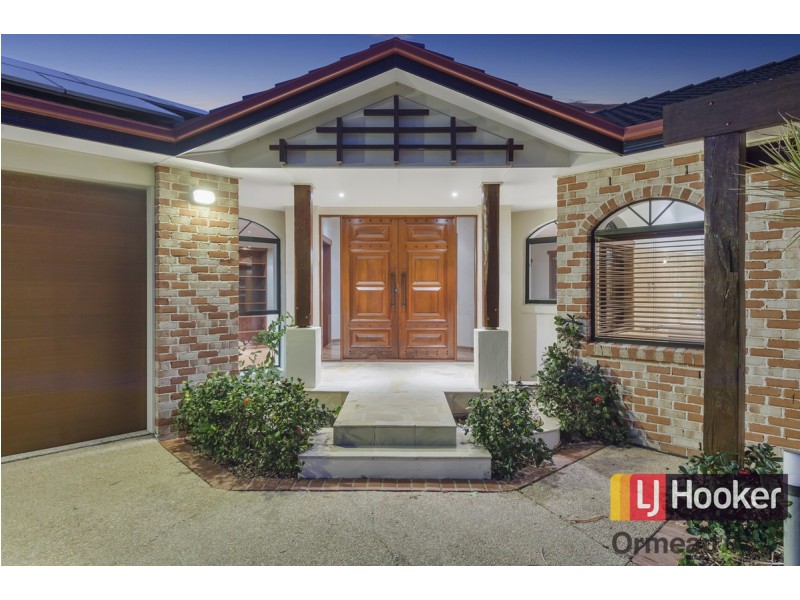 25 The Avenue, Windaroo QLD 4207