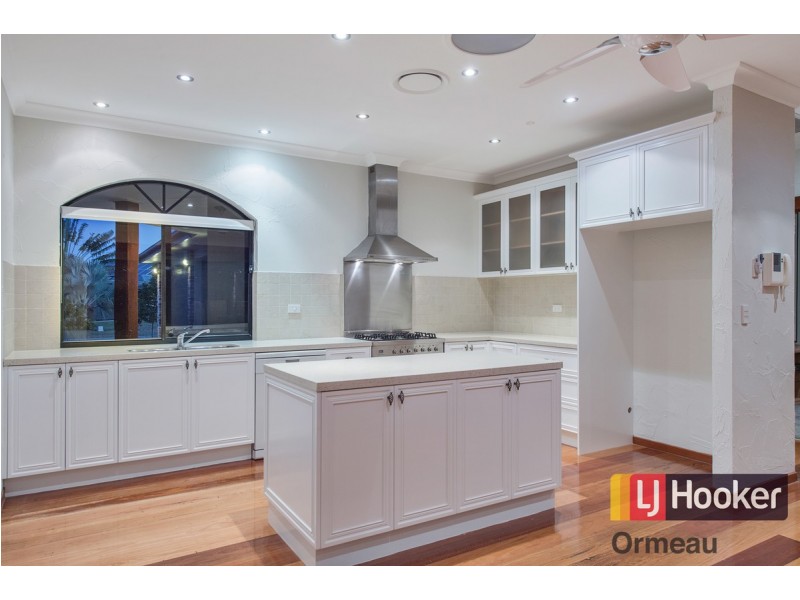 25 The Avenue, Windaroo QLD 4207