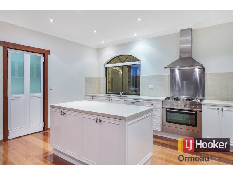 25 The Avenue, Windaroo QLD 4207