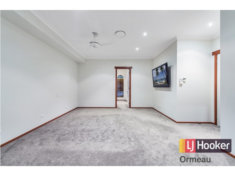 25 The Avenue, Windaroo QLD 4207