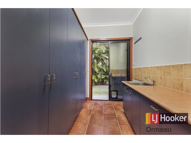 25 The Avenue, Windaroo QLD 4207