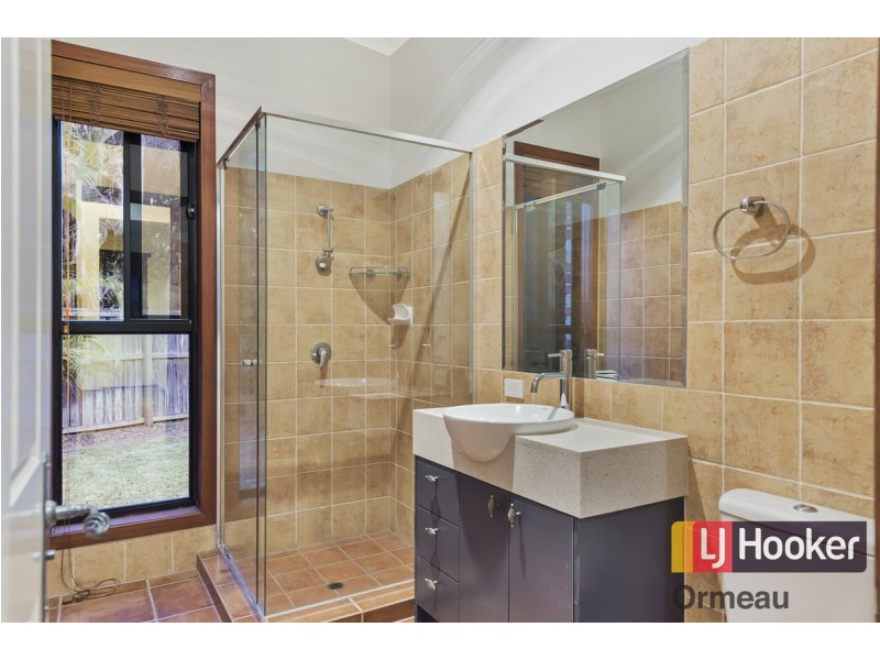 25 The Avenue, Windaroo QLD 4207