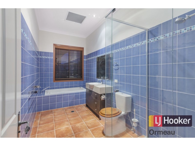 25 The Avenue, Windaroo QLD 4207