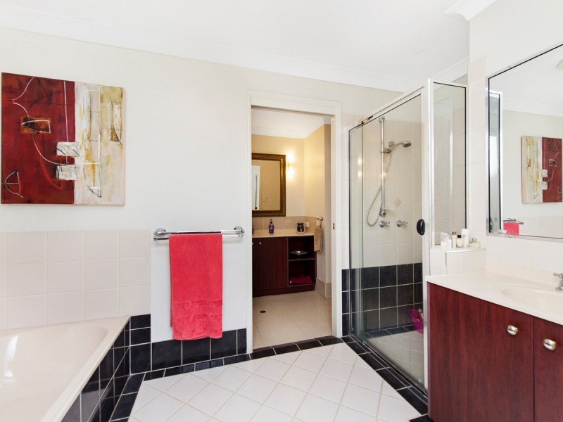 23 Sir Charles Holm Drive, Ormeau Hills QLD 4208