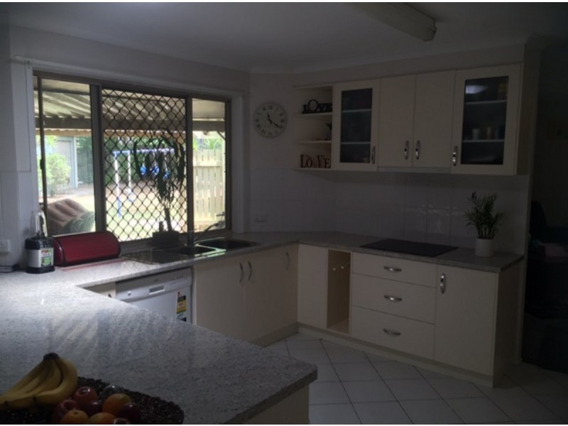 2 Benjamin Way, Windaroo QLD 4207