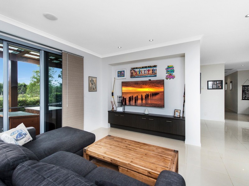 8 Waterlilly Place, Upper Coomera QLD 4209