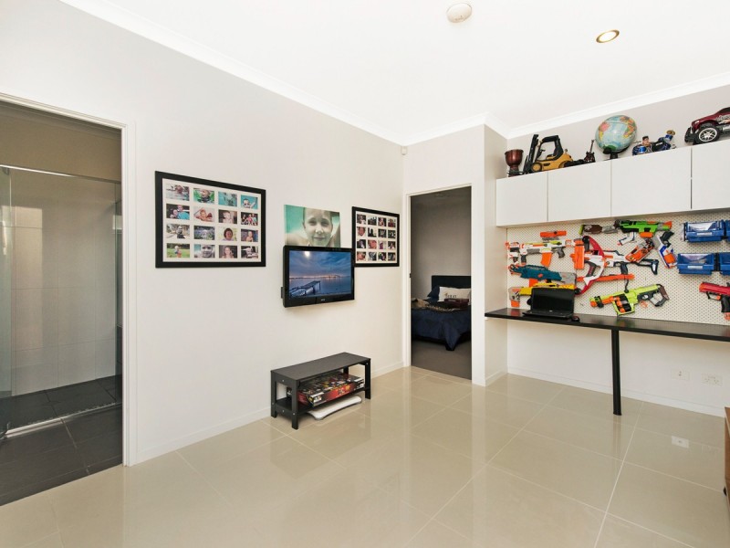 8 Waterlilly Place, Upper Coomera QLD 4209