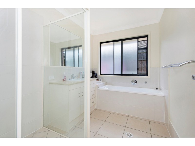 33 Jasmine Circuit, Ormeau QLD 4208