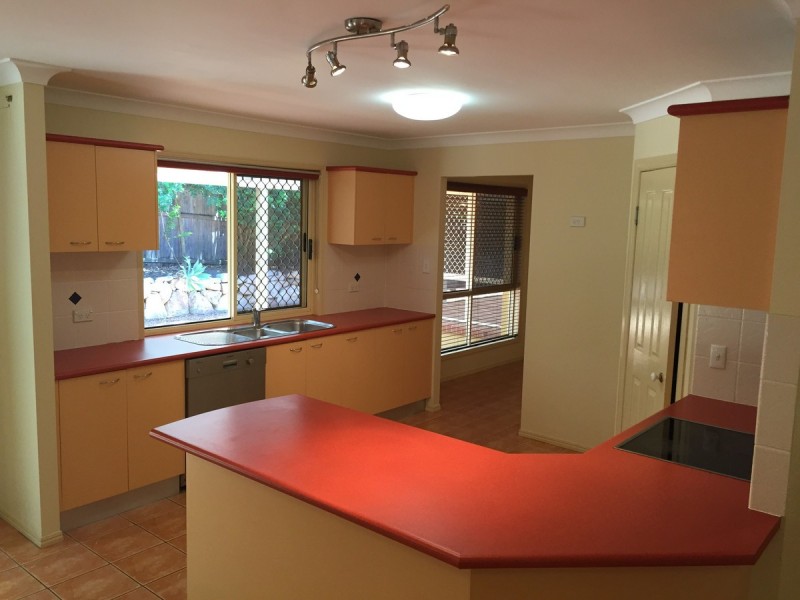 16 Forestglen Crescent, Bahrs Scrub QLD 4207