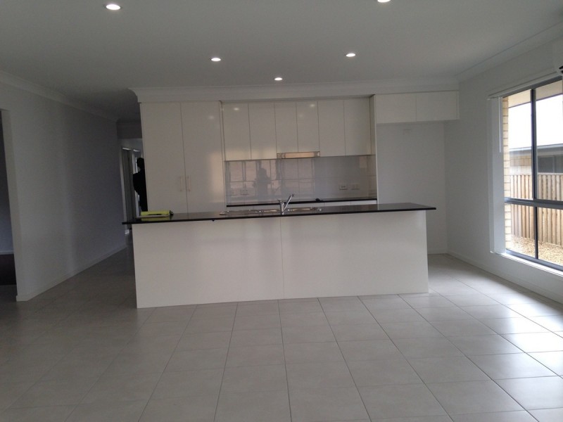 18 Hollanders Crescent, Ormeau Hills QLD 4208