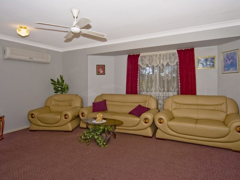 Yatala QLD 4207