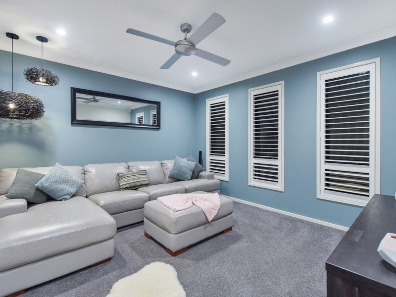 6 Hollanders Crescent, Ormeau Hills QLD 4208