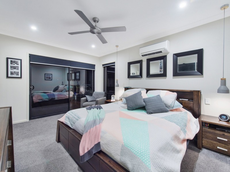 6 Hollanders Crescent, Ormeau Hills QLD 4208