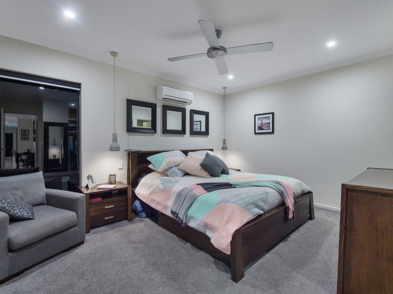 6 Hollanders Crescent, Ormeau Hills QLD 4208