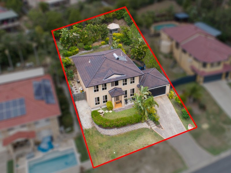 8 Rarotonga Rise, Pacific Pines QLD 4211