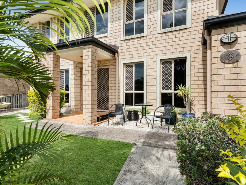 8 Rarotonga Rise, Pacific Pines QLD 4211