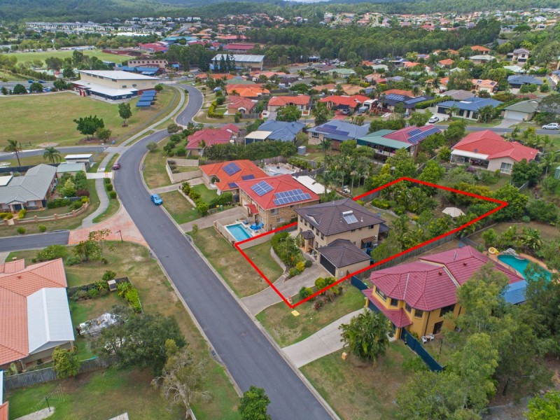 8 Rarotonga Rise, Pacific Pines QLD 4211