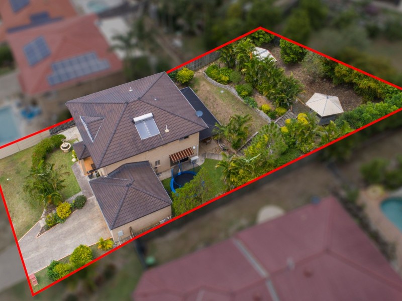 8 Rarotonga Rise, Pacific Pines QLD 4211