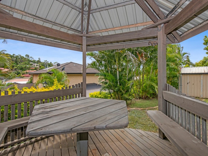 8 Rarotonga Rise, Pacific Pines QLD 4211
