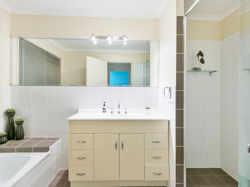 10 Vennor Drive, Ormeau QLD 4208