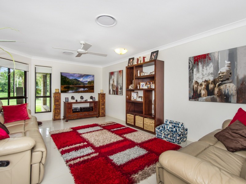 25 Kristy Court, Yatala QLD 4207