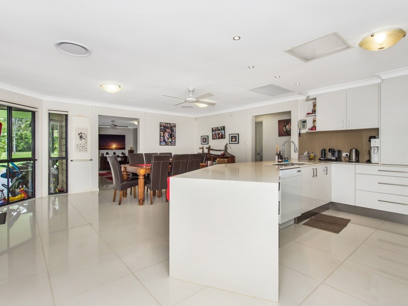 25 Kristy Court, Yatala QLD 4207