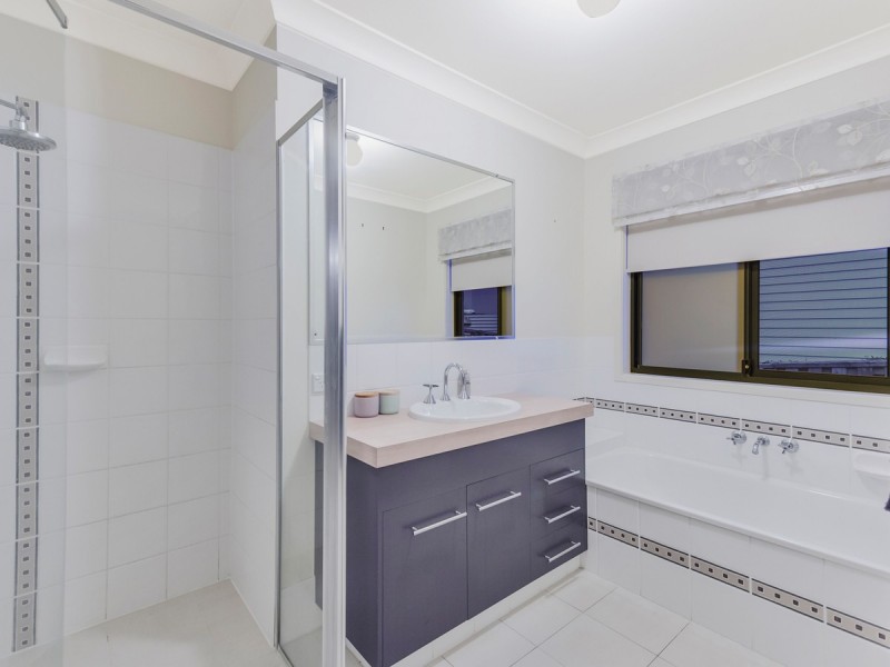 7 Peachester Close, Ormeau QLD 4208