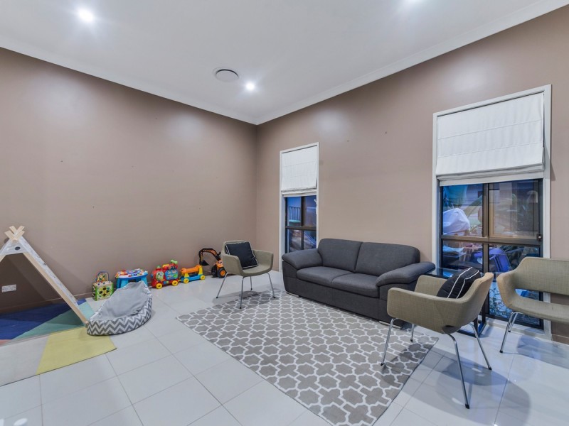 7 Peachester Close, Ormeau QLD 4208