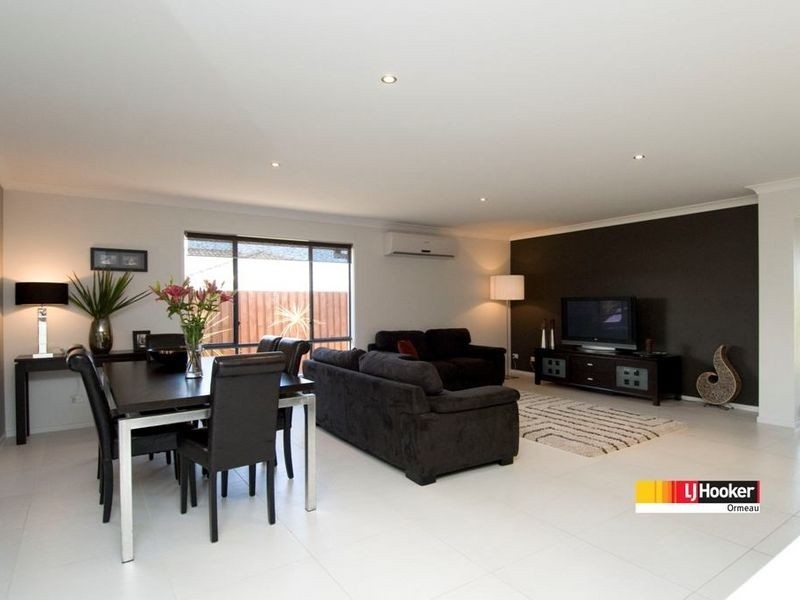 20 Lawley Cres, Pacific Pines QLD 4211