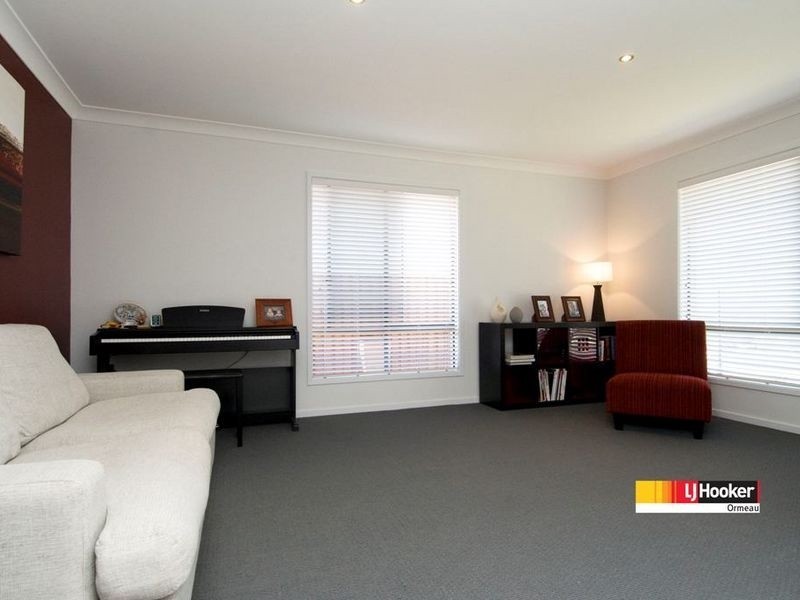 20 Lawley Cres, Pacific Pines QLD 4211