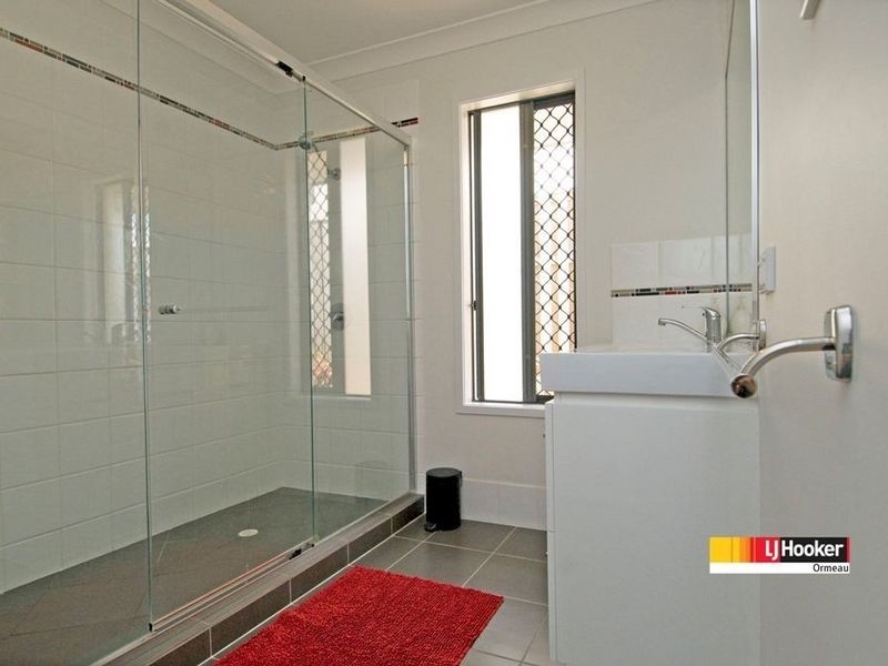 20 Lawley Cres, Pacific Pines QLD 4211