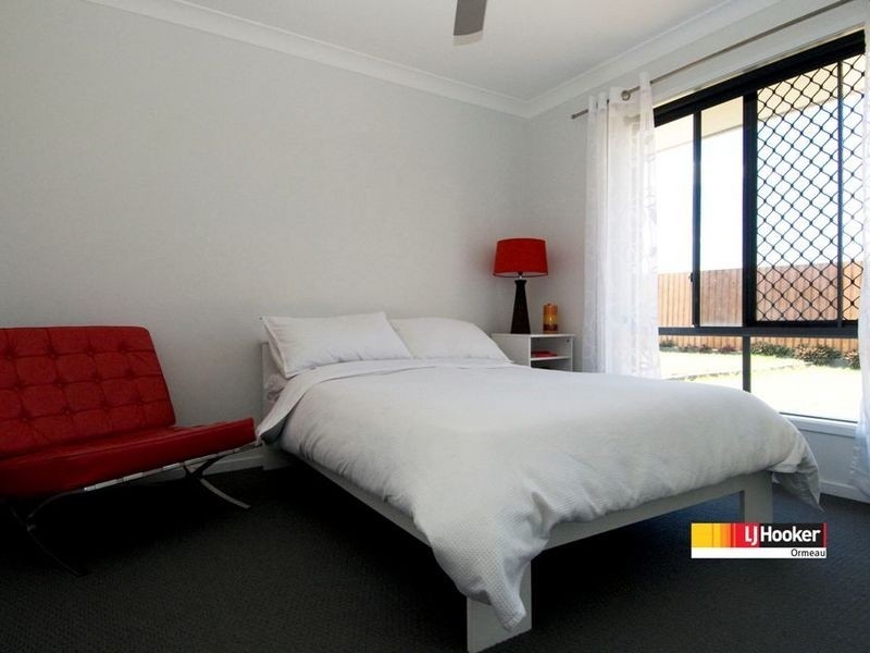 20 Lawley Cres, Pacific Pines QLD 4211