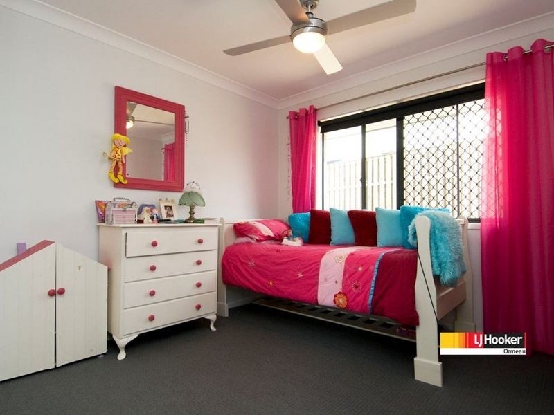 20 Lawley Cres, Pacific Pines QLD 4211