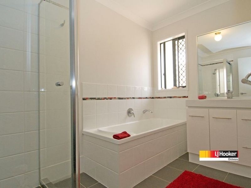 20 Lawley Cres, Pacific Pines QLD 4211