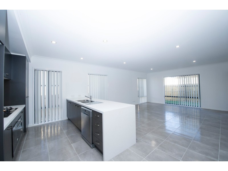 15 Cassius Way, Ormeau QLD 4208