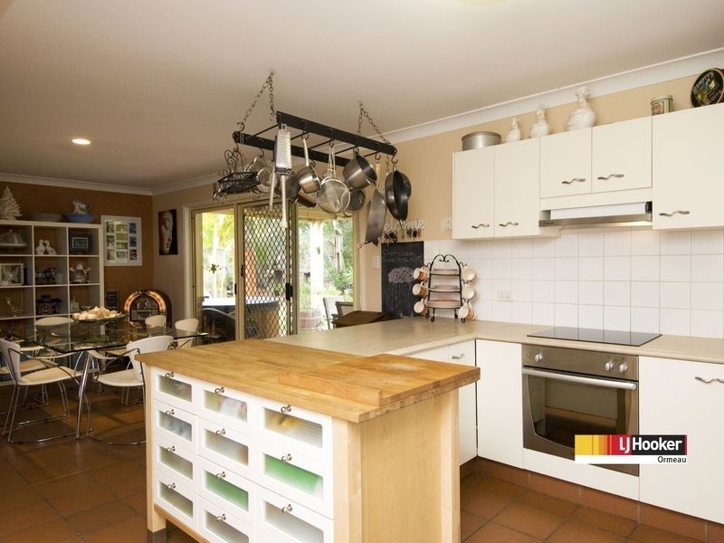 33 Davis Cup Crt, Oxenford QLD 4210