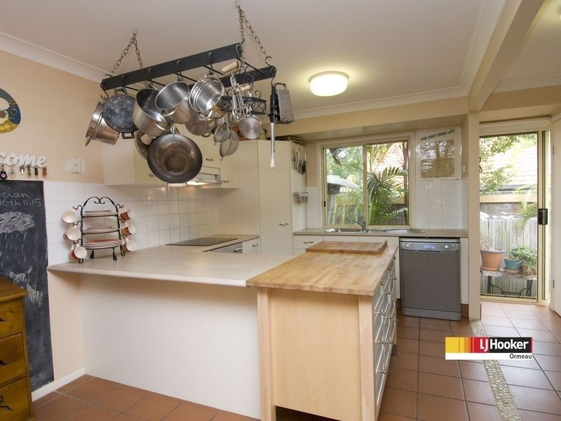 33 Davis Cup Crt, Oxenford QLD 4210