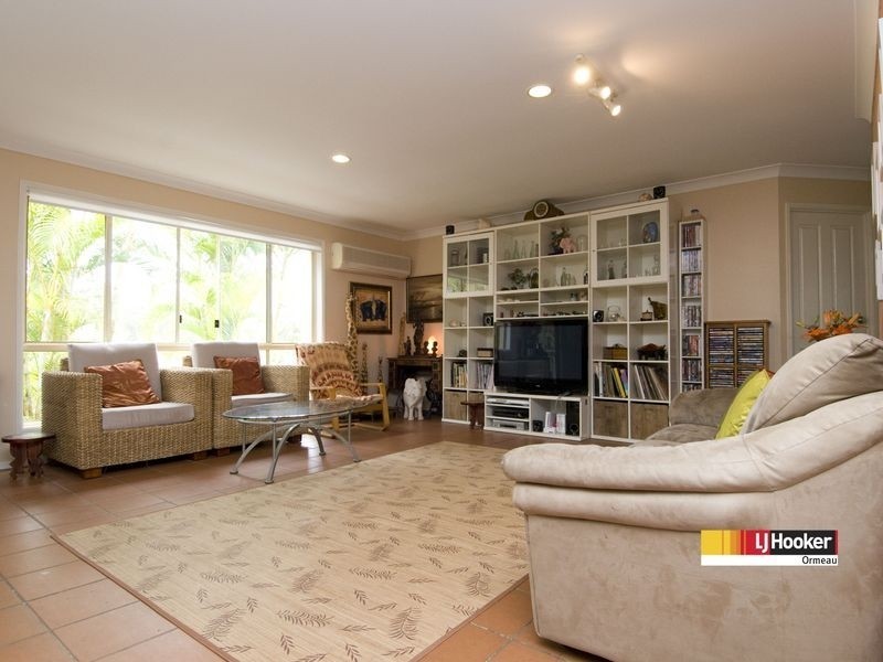 33 Davis Cup Crt, Oxenford QLD 4210