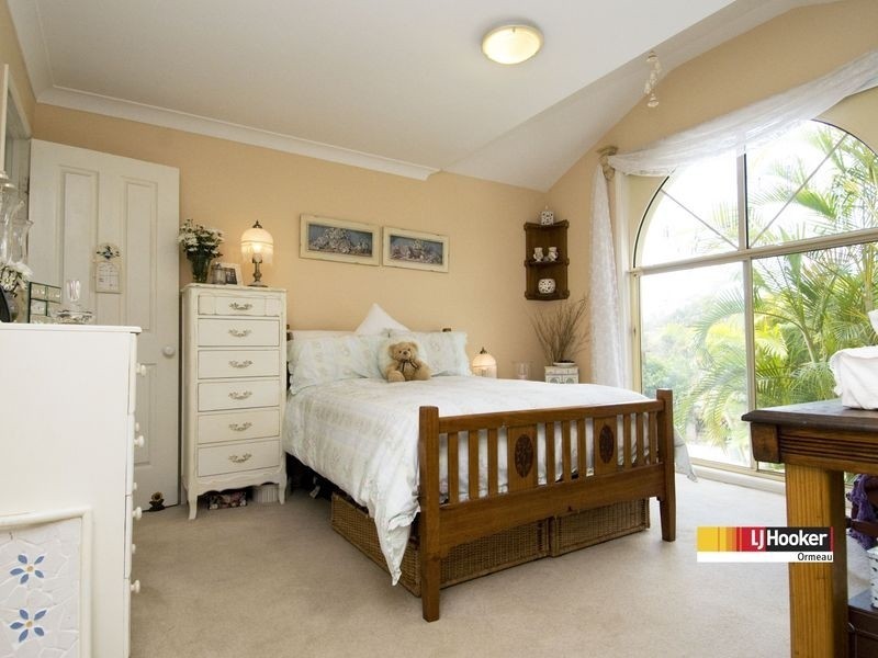 33 Davis Cup Crt, Oxenford QLD 4210