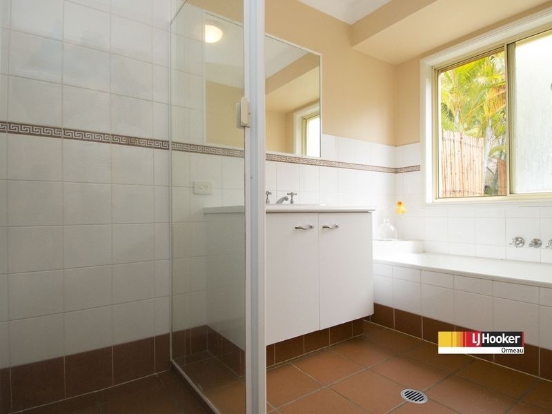 33 Davis Cup Crt, Oxenford QLD 4210