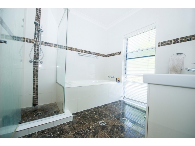 3a Mobbs Place, Ormeau QLD 4208